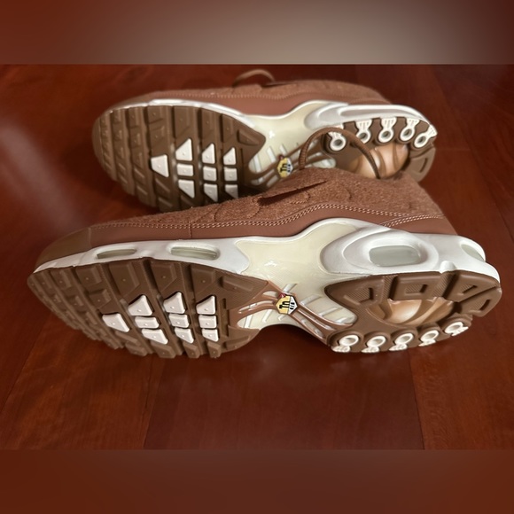 nike air max plus quilted brown